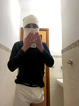 petiteyanel online show from January 8, 2026, 1:19 am