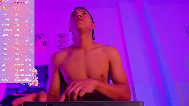 Liamsubtle01 online show from February 11, 2026, 11:04 am