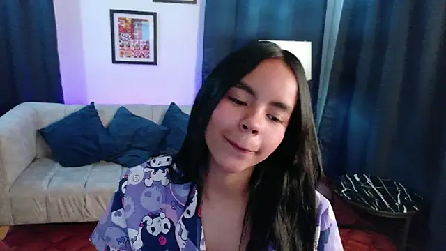 SofiaMante  online show from April 12, 2026, 11:21 pm