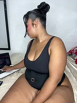 Snapshot of NataliaMillers chatting on February 7, 2026, 7:12 am NataliaMillers online show from February 7, 2026, 7:12 am