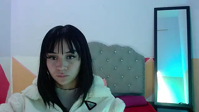 Snapshot of sofiaspring chatting on July 10, 2026, 3:47 pm sofiaspring online show from July 10, 2026, 3:47 pm