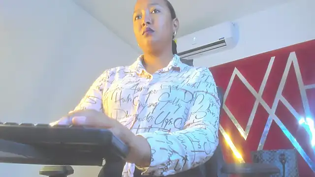 sweetdesireasm online show from February 1, 2026, 8:29 pm