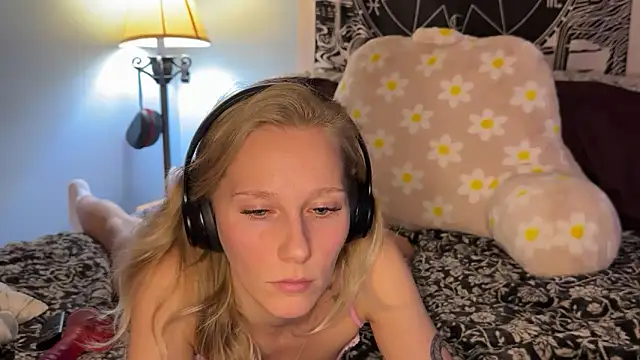 mysunidreamss online show from February 5, 2026, 2:16 am