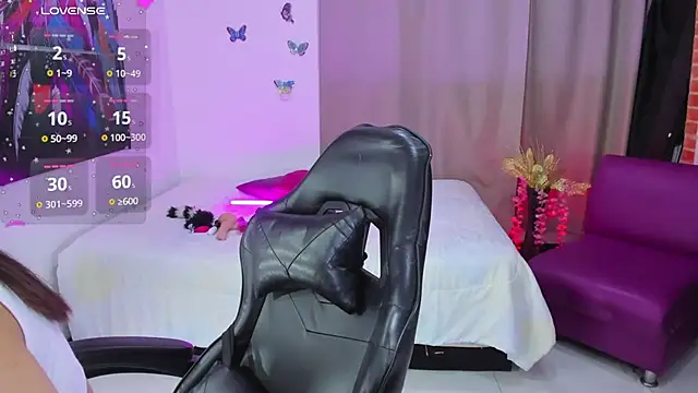 Snapshot of lune_rose chatting on February 26, 2026, 1:15 am lune rose online show from February 26, 2026, 1:15 am