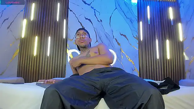 ThiagoBerry online show from February 22, 2026, 11:20 am