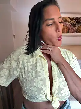 Maya-www online show from April 22, 2026, 5:03 pm