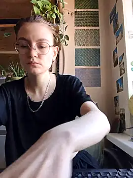Snapshot of Shy_Bamby chatting on June 23, 2026, 1:53 pm Shy Bamby online show from June 23, 2026, 1:53 pm