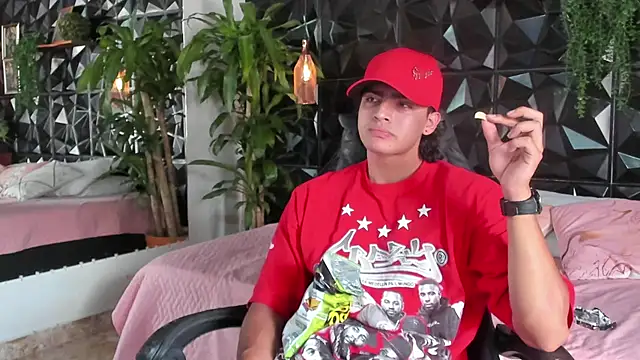 Snapshot of elliot_colton chatting on June 21, 2026, 6:10 pm elliot colton online show from June 21, 2026, 6:10 pm
