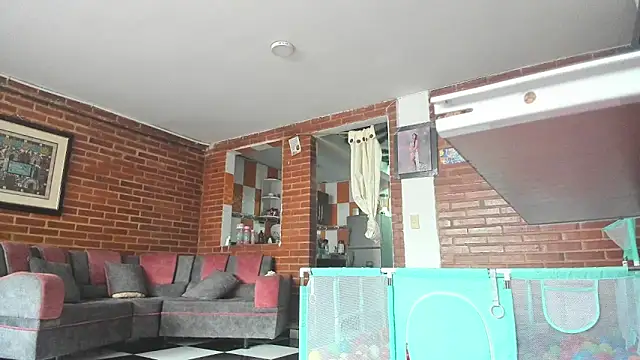 Lia rouse04 online show from April 15, 2026, 1:18 pm