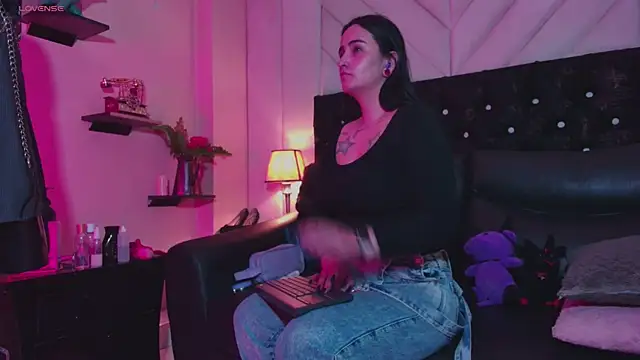 Snapshot of Scaarlett_prince chatting on February 26, 2026, 12:48 pm Scaarlett prince online show from February 26, 2026, 12:48 pm