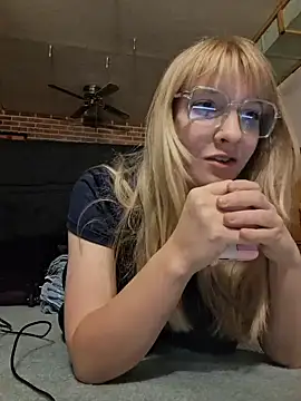 Snapshot of BunnySnowFlake chatting on June 12, 2026, 2:32 am BunnySnowFlake online show from June 12, 2026, 2:32 am