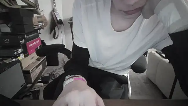 Snapshot of YessuRisk chatting on January 12, 2026, 10:15 pm YessuRisk online show from January 12, 2026, 10:15 pm