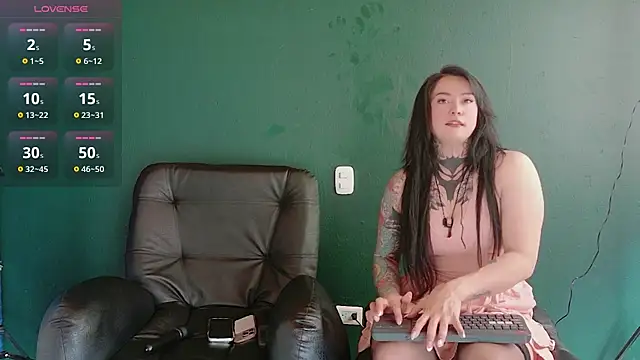 sarahe9769 online show from March 29, 2026, 7:25 pm