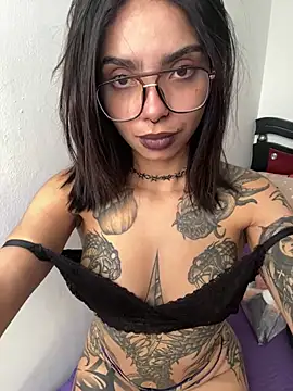 Electra Darkk online show from February 4, 2026, 8:14 pm