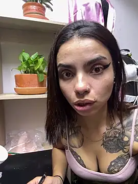 Electra Darkk online show from April 16, 2026, 4:41 pm