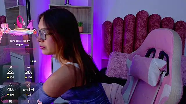 Valery Jones1 online show from February 12, 2026, 8:04 pm