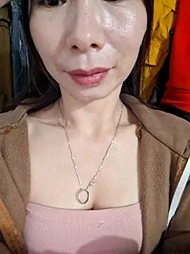 Adela-222 online show from January 15, 2026, 4:06 am