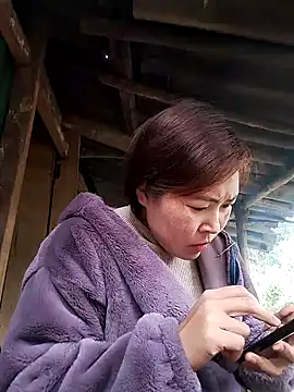 feli-00 online show from January 8, 2026, 4:26 am