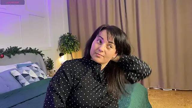  SilkyShadow  online show from January 12, 2026, 1:44 am