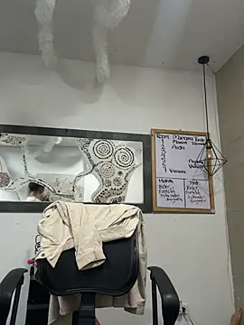 Snapshot of Theo_Rowan chatting on January 13, 2026, 11:32 pm Theo Rowan online show from January 13, 2026, 11:32 pm