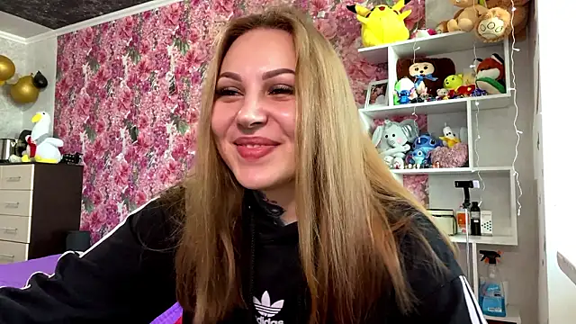 Snapshot of TraciBallena chatting on February 2, 2026, 9:08 am TraciBallena online show from February 2, 2026, 9:08 am