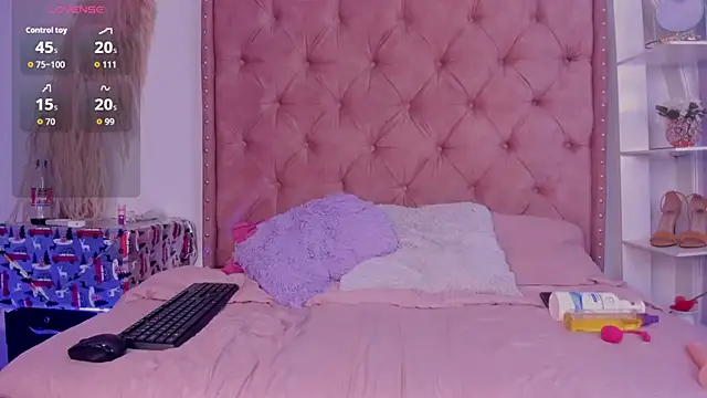 Snapshot of xNahomi_21 chatting on January 14, 2026, 1:39 pm xNahomi 21 online show from January 14, 2026, 1:39 pm