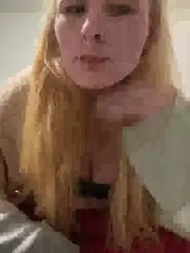 Snapshot of PurpleHazexx chatting on February 18, 2026, 5:53 pm PurpleHazexx online show from February 18, 2026, 5:53 pm