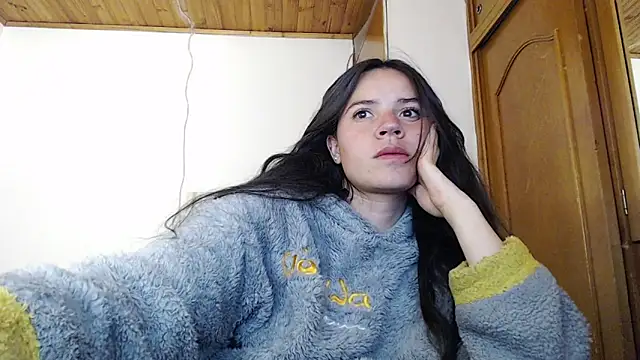Shanel Lozano online show from May 11, 2026, 2:39 am