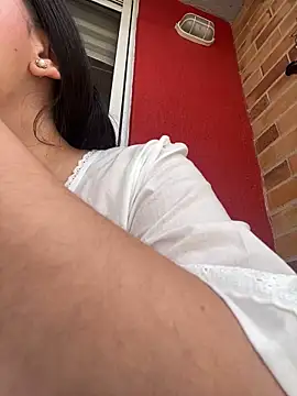 Veronica Wins  online show from April 1, 2026, 5:54 pm