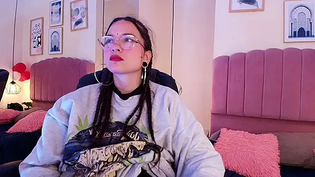 Hanabie  online show from April 8, 2026, 3:28 am