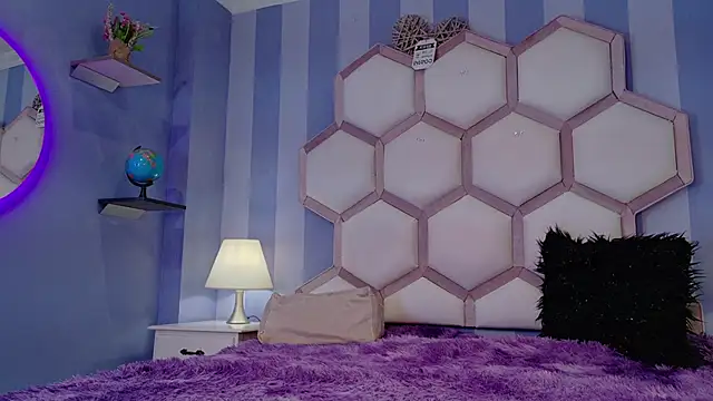 yvi taylor online show from April 7, 2026, 11:54 am