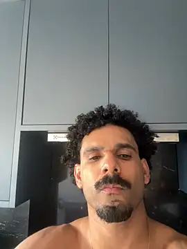 Gustavo17model online show from January 8, 2026, 7:27 pm