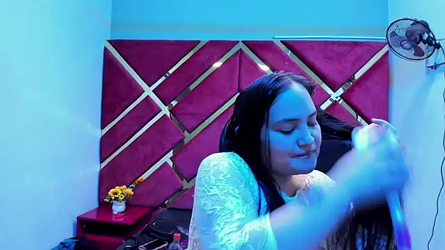 MiaRouss69 online show from February 14, 2026, 3:47 am