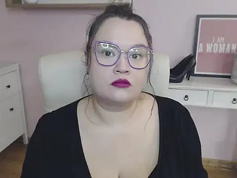 HollyDanceSoul online show from January 14, 2026, 6:08 am