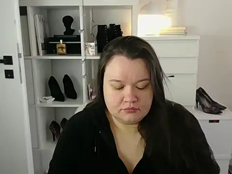 HollyDanceSoul online show from March 25, 2026, 7:14 am