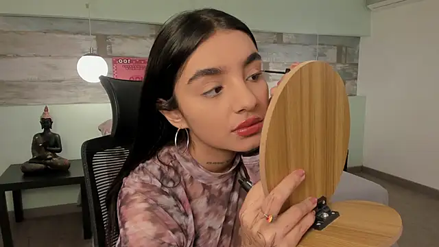 Abriil cutee online show from April 3, 2026, 1:42 pm