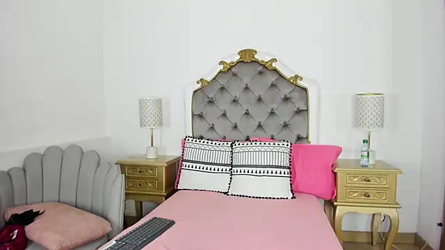 Snapshot of paulina_lux chatting on February 11, 2026, 8:03 pm paulina lux online show from February 11, 2026, 8:03 pm