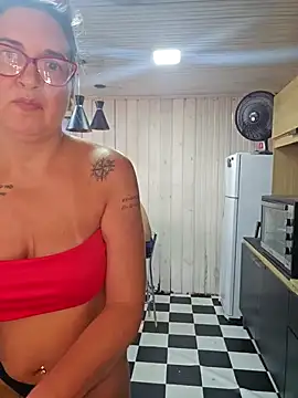 Snapshot of bellafortune69 chatting on February 15, 2026, 2:14 pm bellafortune69 online show from February 15, 2026, 2:14 pm