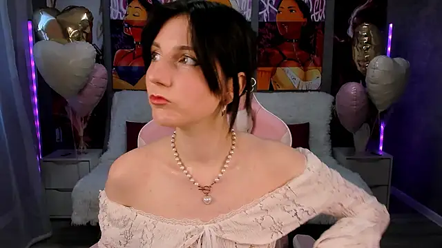 KikaOsterman online show from February 13, 2026, 12:45 pm