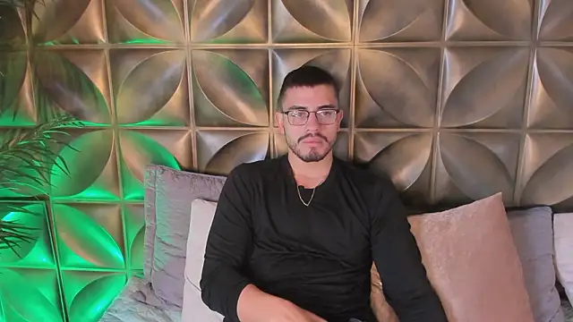 Snapshot of Jay_Grip chatting on March 10, 2026, 1:05 pm Jay Grip online show from March 10, 2026, 1:05 pm