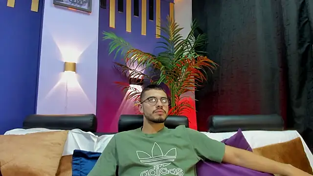 Snapshot of Jay_Grip chatting on March 13, 2026, 7:42 pm Jay Grip online show from March 13, 2026, 7:42 pm