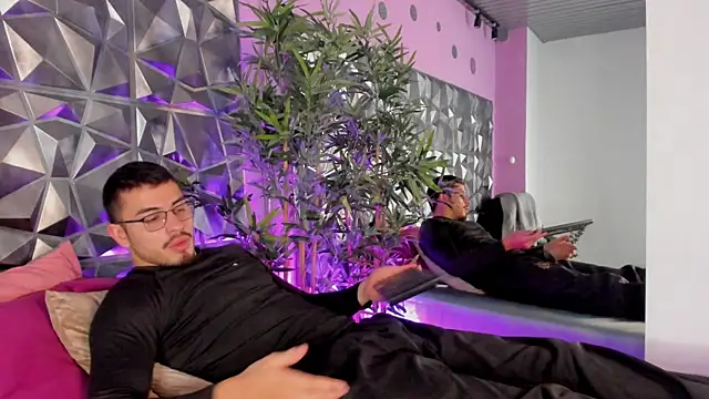 Snapshot of Jay_Grip chatting on March 26, 2026, 4:23 pm Jay Grip online show from March 26, 2026, 4:23 pm