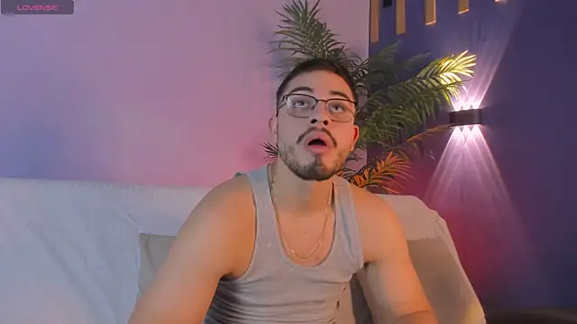 Snapshot of Jay_Grip chatting on April 7, 2026, 7:36 pm Jay Grip online show from April 7, 2026, 7:36 pm