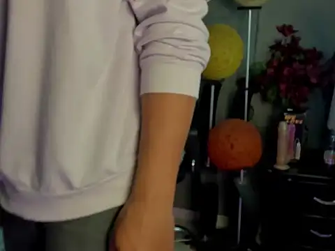 dylaans19 online show from February 19, 2026, 2:24 pm