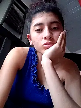 Snapshot of honeyhotgirl19 chatting on January 17, 2026, 8:34 pm honeyhotgirl19 online show from January 17, 2026, 8:34 pm