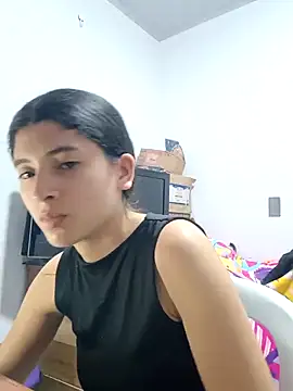 Snapshot of honeyhotgirl19 chatting on February 22, 2026, 3:07 am honeyhotgirl19 online show from February 22, 2026, 3:07 am