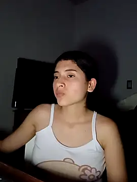 Snapshot of honeyhotgirl19 chatting on March 1, 2026, 4:47 am honeyhotgirl19 online show from March 1, 2026, 4:47 am