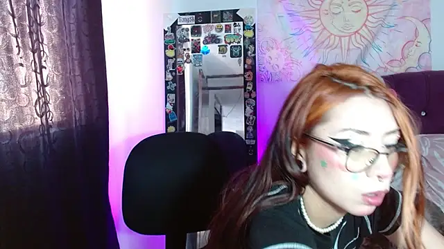 Snapshot of kittymiauu444 chatting on February 10, 2026, 2:43 pm kittymiauu444 online show from February 10, 2026, 2:43 pm