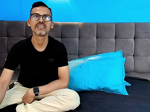 Oswalldo   online show from April 5, 2026, 11:29 am