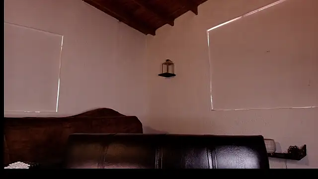 Snapshot of Canela_Osada_ chatting on February 20, 2026, 12:27 pm Canela Osada online show from February 20, 2026, 12:27 pm